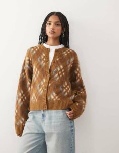 fluffy knit cardigan in brown argyle print