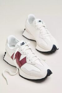 New Balance 327 Sneakers