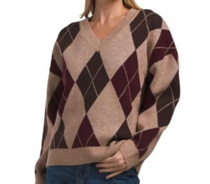 V Neck Argyle Pull over Sweater
